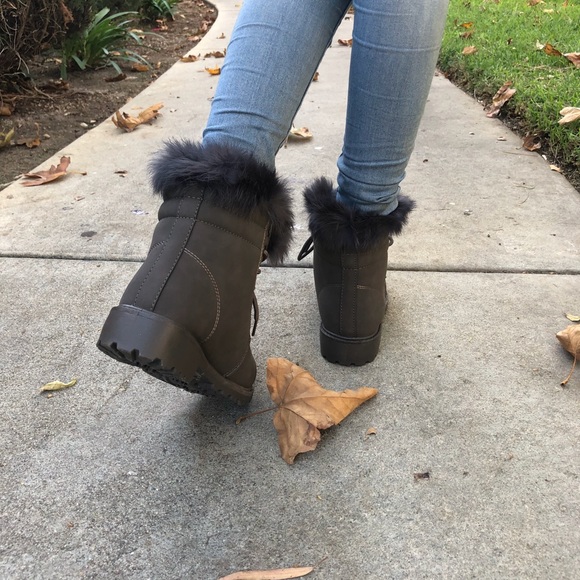 Gray Faux leather women boots - Picture 4 of 8